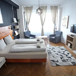 D.five Inspire , Budapest Hungría